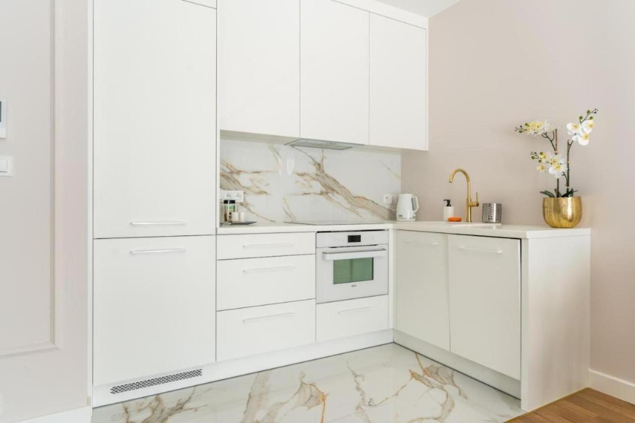 Apartament Mennica Residence - Golden Apartments - Comfortable And Stylish Varsavia Esterno foto