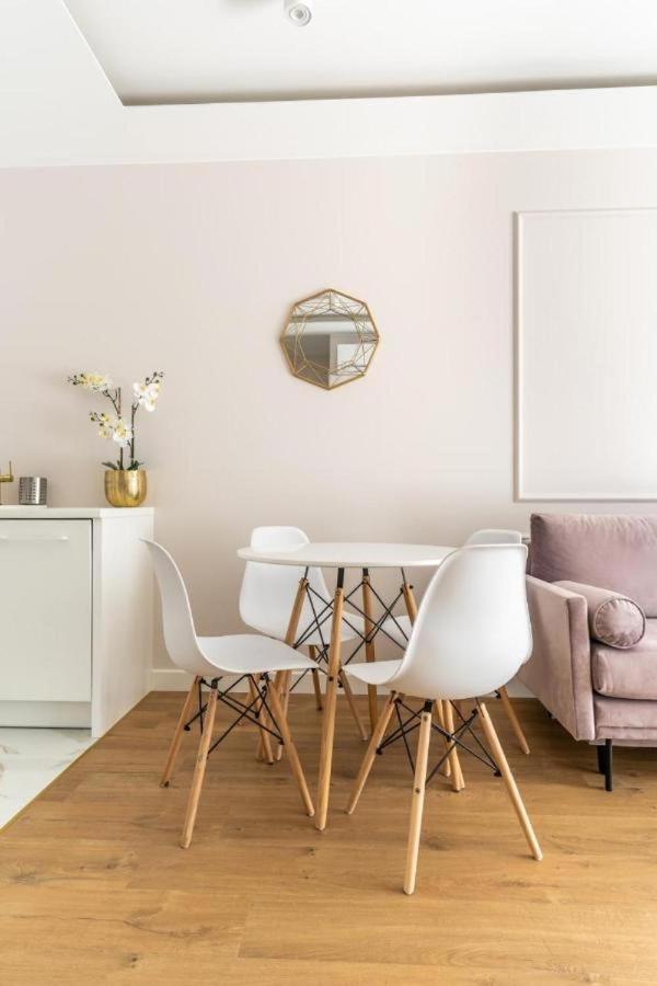 Apartament Mennica Residence - Golden Apartments - Comfortable And Stylish Varsavia Esterno foto