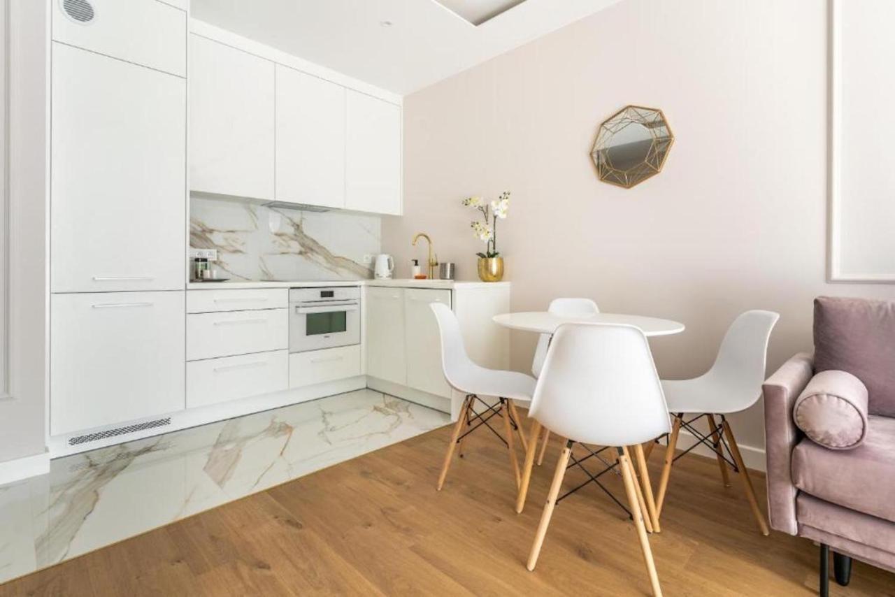 Apartament Mennica Residence - Golden Apartments - Comfortable And Stylish Varsavia Esterno foto